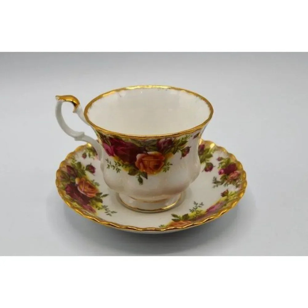 Royal Albert Old Country Roses Teacup Saucer in Montrose Shape